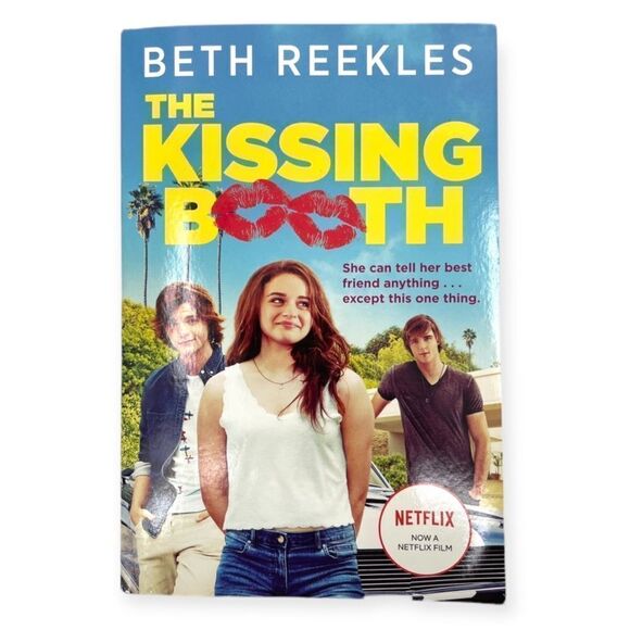 ~The Kissing Booth Paperback Book - Picture 1 of 4